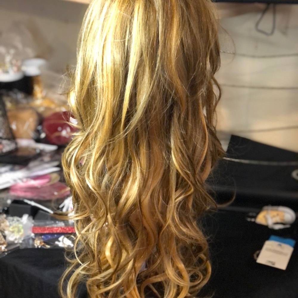 HD wig - Picture 2 of 5